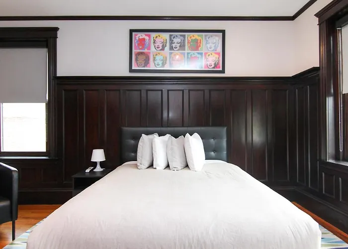 A Stylish Stay With A King Bed And Heated Floors #27 Brookline