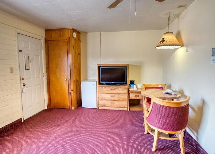 Kiva Motel Show Low