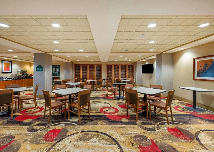 Wingate By Wyndham Gillette Hotel