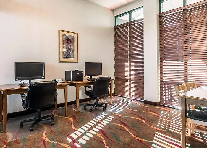 Clarion Suites At The Alliant Energy Center Madison