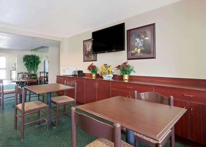 Microtel Inn & Suites By Wyndham Brandon
