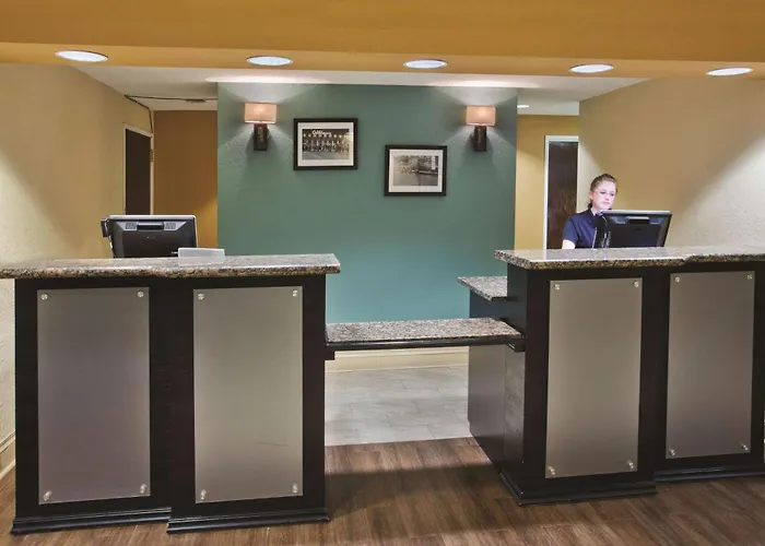 La Quinta By Wyndham Hot Springs Hotel