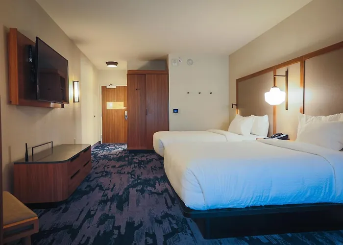 Fairfield Inn & Suites Marquette