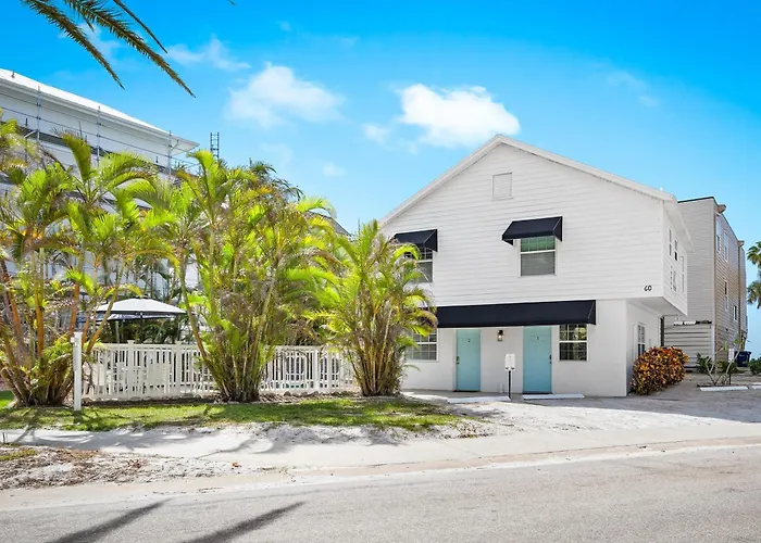 Parrot Beach Cottages Suite #2 Siesta Key