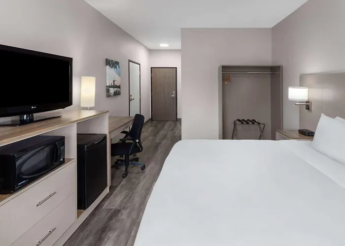 Links Bos Landen Hotel & Spa Of Pella, Trademark By Wyndham