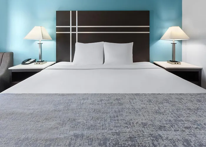 Baymont By Wyndham Brunswick Ga Hotel