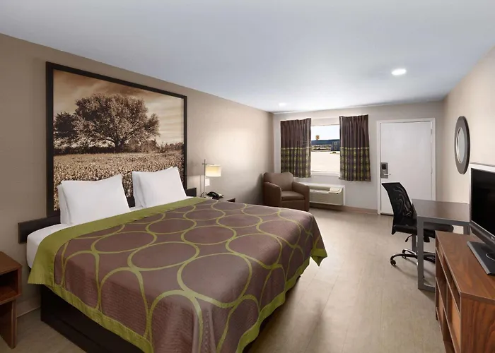 Super 8 By Wyndham Buffalo