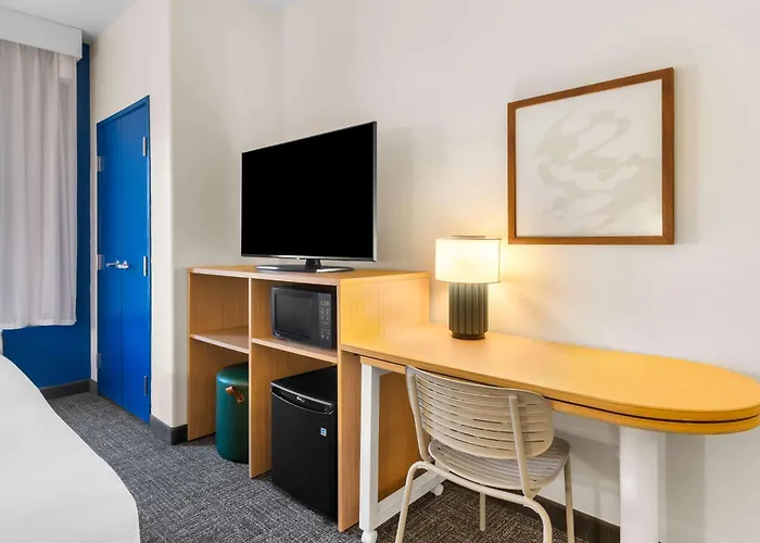 Spark By Hilton Pearland