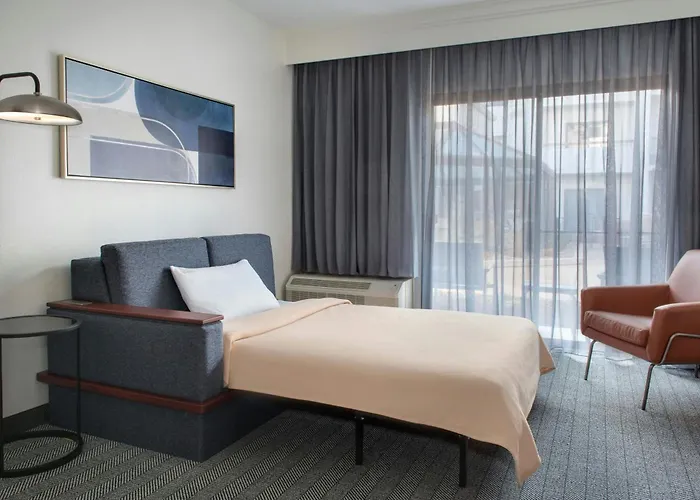 Courtyard By Marriott Annapolis Hotel