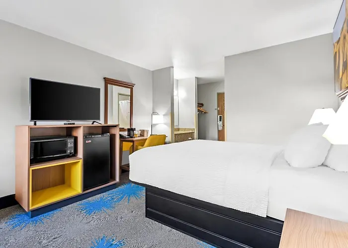 Days Inn By Wyndham Mitchell Sd
