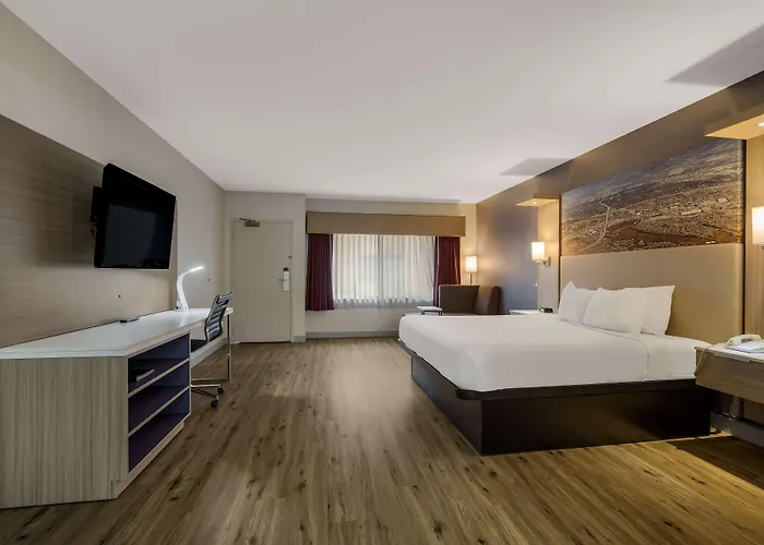 Best Western Diamond Bar Hotel & Suites