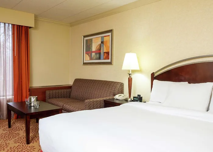 Doubletree By Hilton Hotel Grand Rapids Airport Cascade