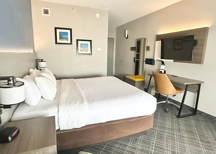 Comfort Inn & Suites Calhoun South