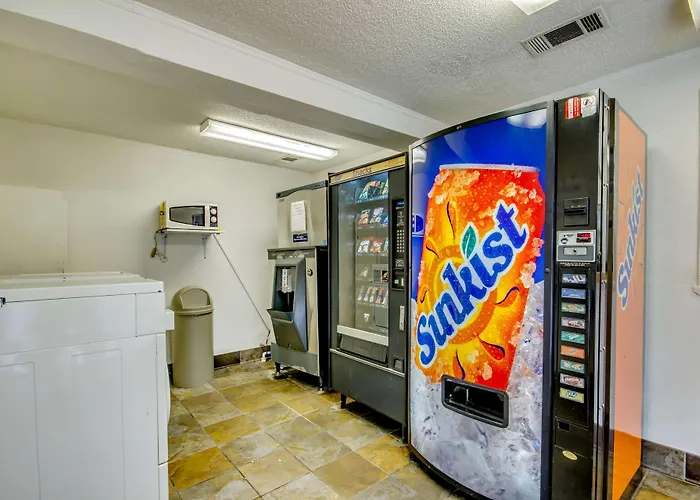 Motel 6-Saint Joseph, Mo