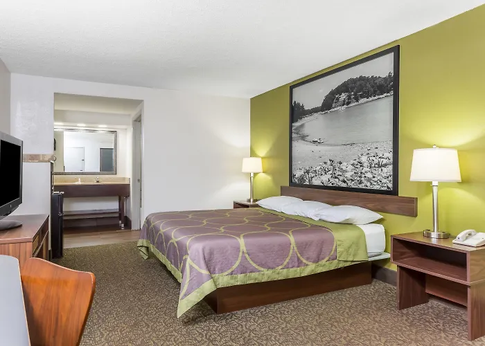 Super 8 By Wyndham Gainesville