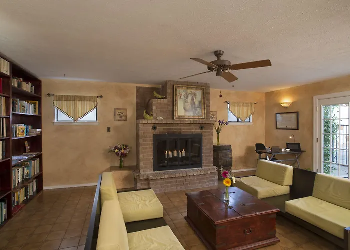 Lakehouse Bed And Breakfast Canyon Lake