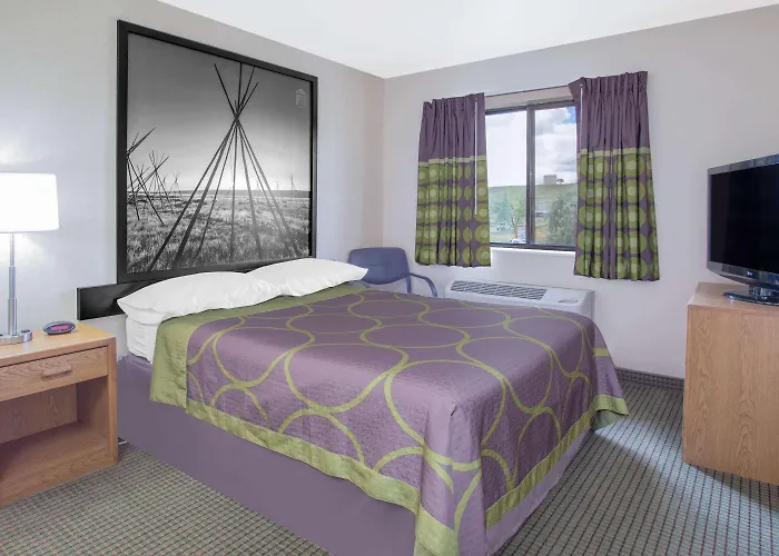 Super 8 By Wyndham Havre Hotel