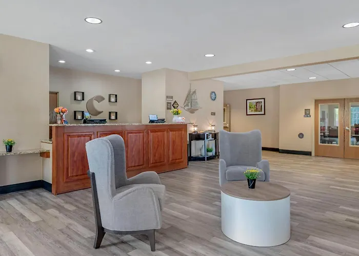Comfort Suites Lake Geneva East
