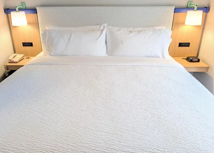 Greenville Pelham Inn By Ihg