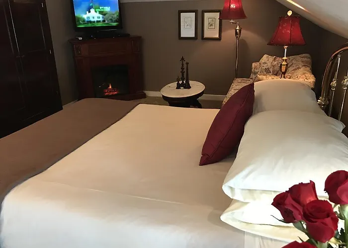 The Belvedere Inn & Restaurant Saugatuck
