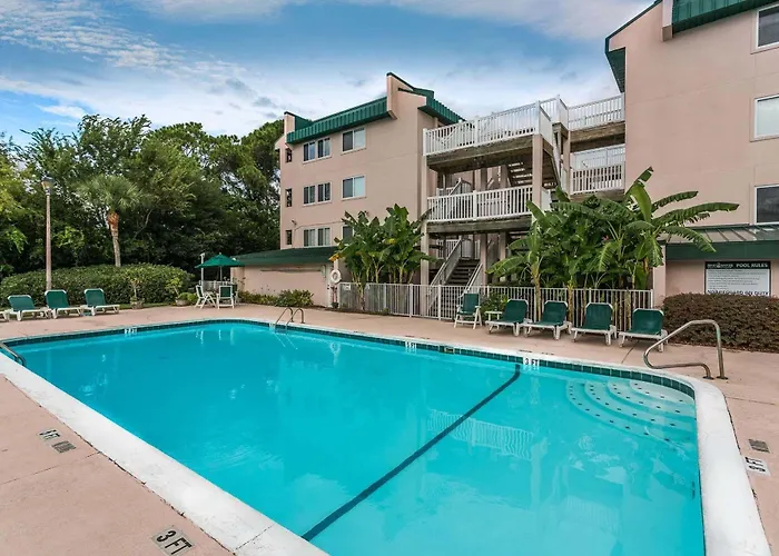 Hodnett Coopers Shipwatch Hotel St. Simons Island