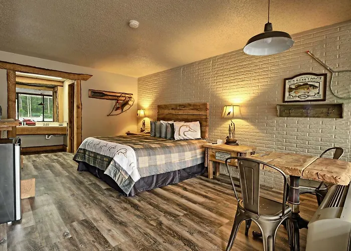 Stonegate Lodge Eureka Springs