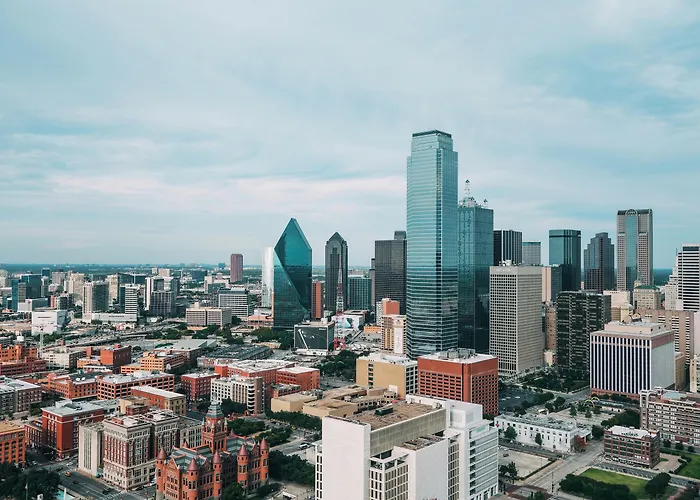 Renaissance Saint Elm Dallas Downtown Hotel